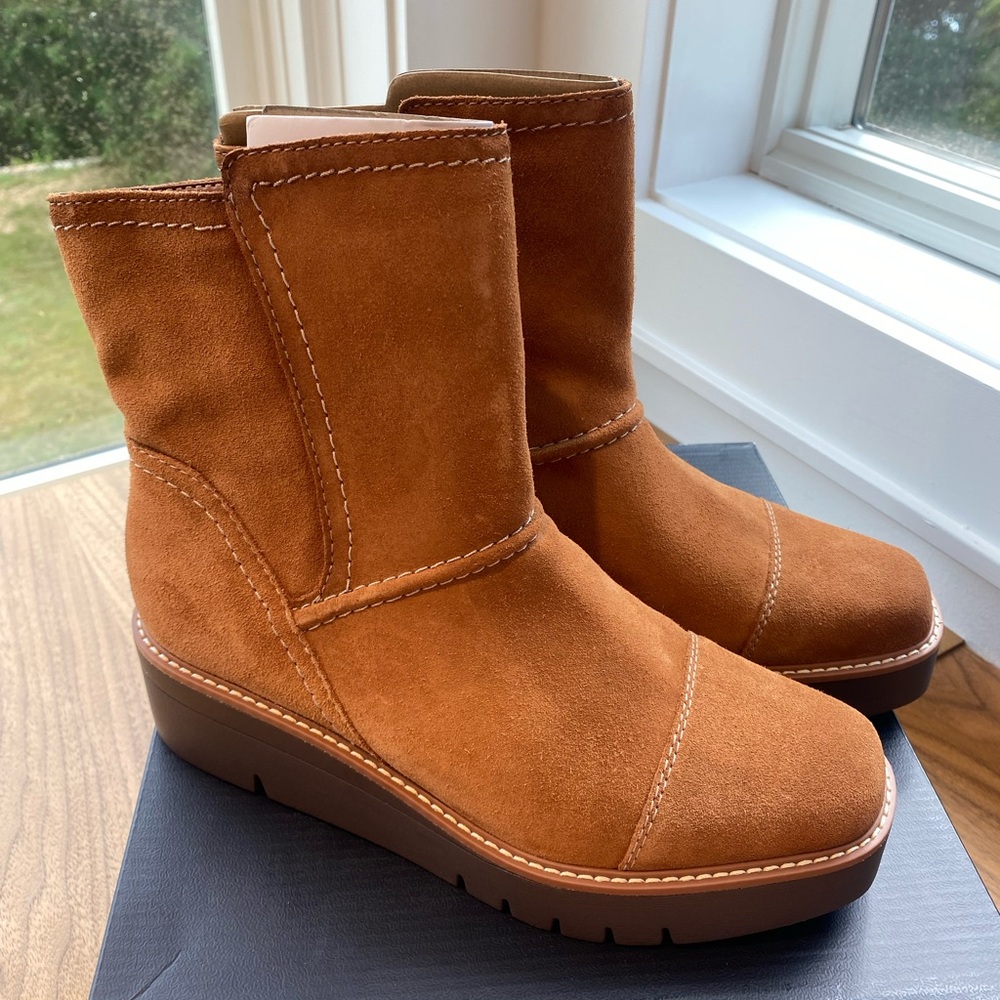 Naturalizer Tan Suede Ankle Booties